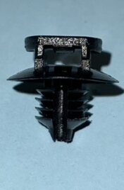 90377 Клипса под хомут-стяжку 8мм